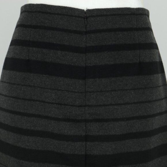 Banana Republic Women's Size 4 Black & Gray Striped Wool Blend Mini Pencil Skirt - Picture 4 of 7